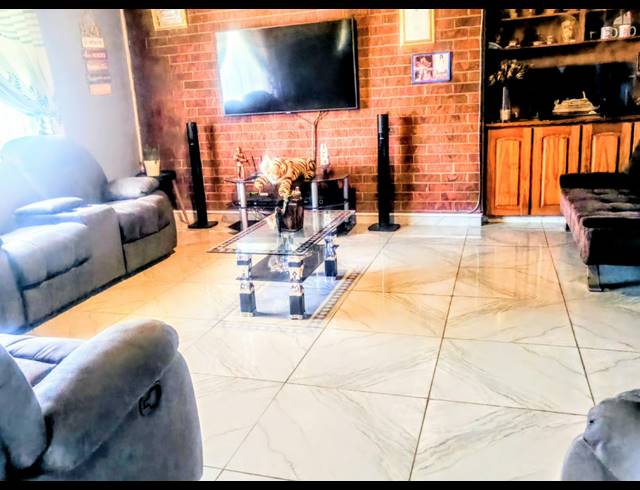 4 BEDROOM HOUSE FOR SALE IN ESCOMBE
